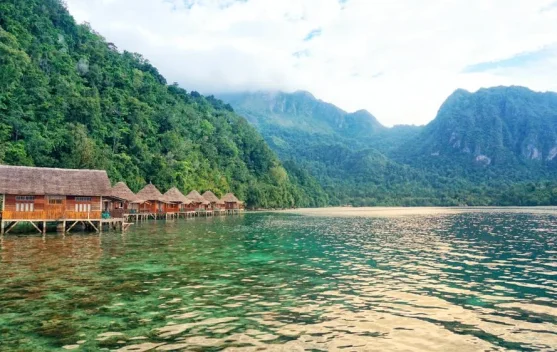 Eksplorasi 5 Destinasi Wisata Alam Maluku