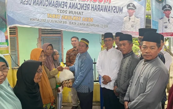 Kementrian Agama BS Salurkan Bantuan Sosial Kepada Masyarakat