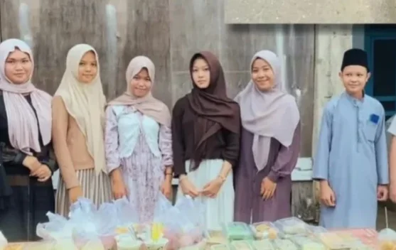 MTsN 5 Kaur Melaksanakan Kegiatan Sosial Berbagi Takjil