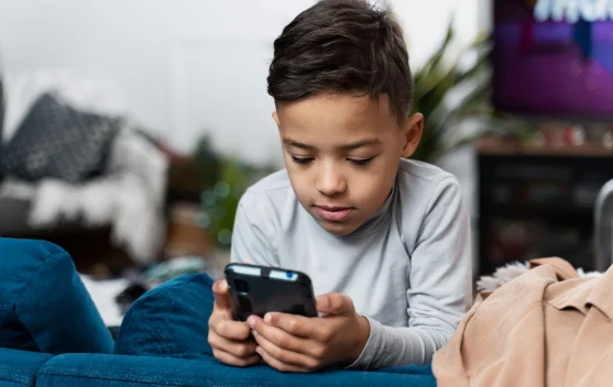 Cara Cerdas Atasi Anak Kecanduan Gadget