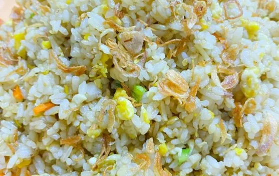 Nasi Goreng Putih Jadul, Resep Warisan Orang Tua Jadi Favorit Sarapan Keluarga