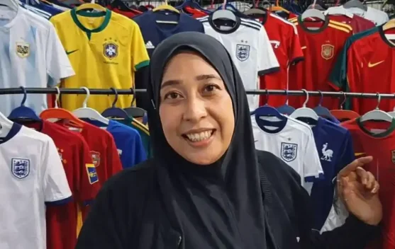 Demam Piala Dunia 2026 Bawa Berkah, Penjualan Pernak-pernik Bola Meningkat