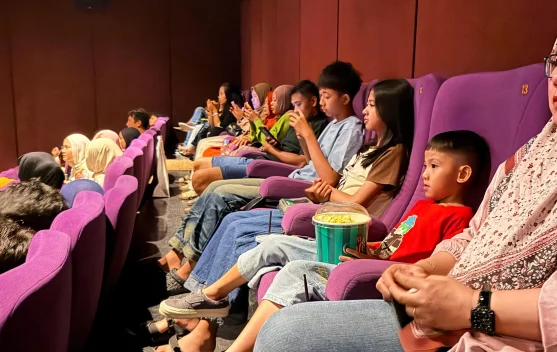 Libur Sekolah, Menonton Film di Bioskop Jadi Pilihan Hiburan Edukatif bagi Anak