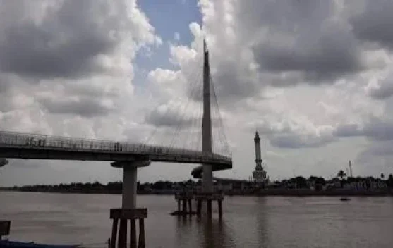 Berwisata ke Jembatan Gentala Arasy Kota Jambi