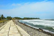 Melirik Keindahan Pantai Hili Semidang Gumay Kaur