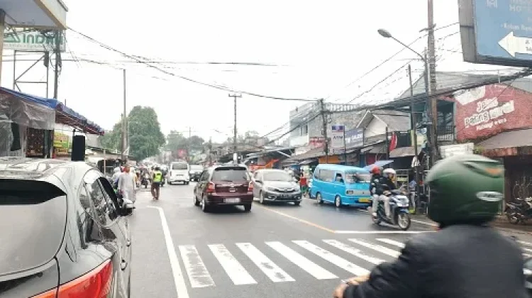 Jalur Puncak Bogor Macet saat Kegiatan Ngabuburit Warga