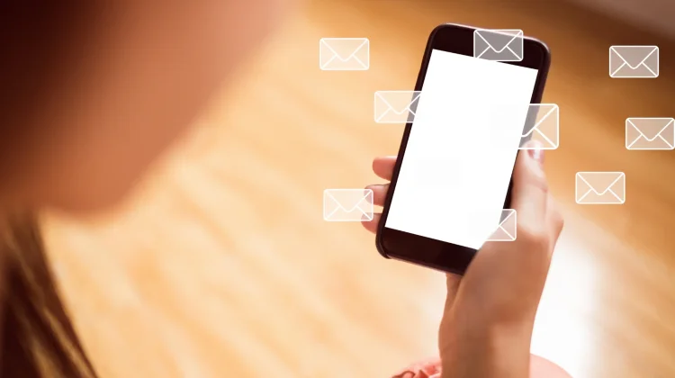 Doa lewat Stiker WhatsApp, Simbol Spiritual yang Perlu Didukung Lisan