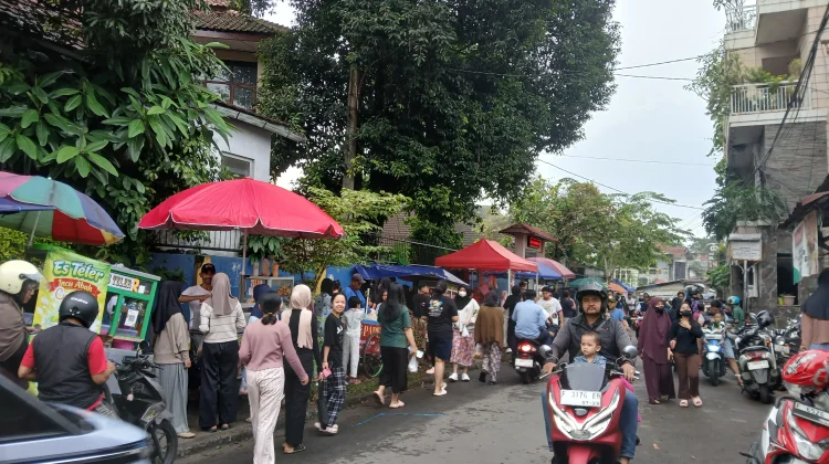 Berburu Takjil: Tradisi Ramadan yang Sarat Sejarah