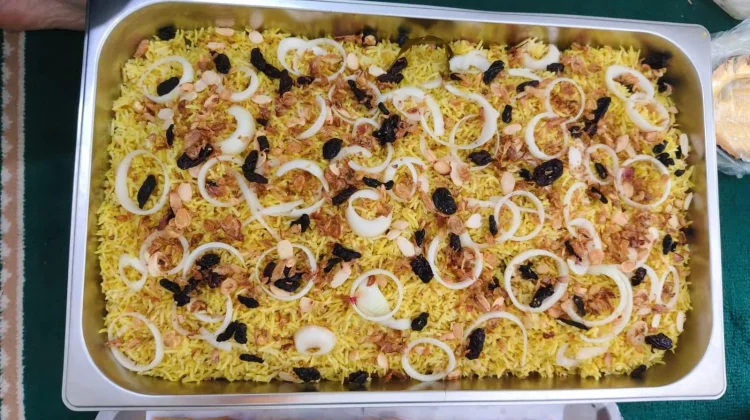 Hidangan Timur Tengah dengan Nasi Mandhi