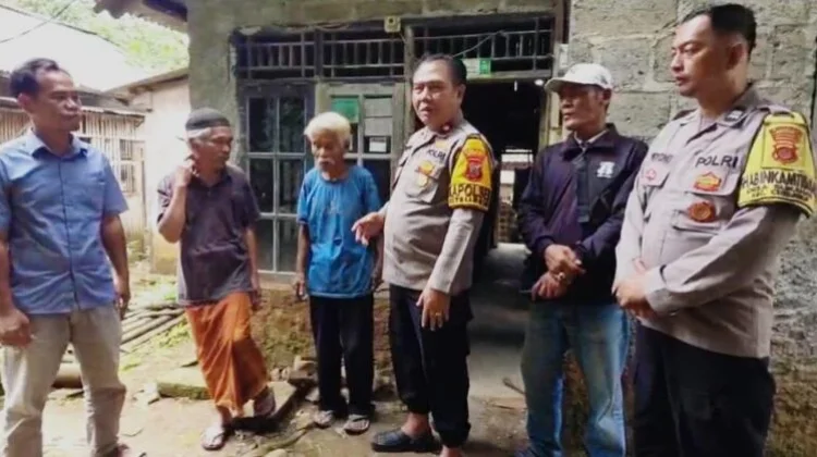 Polres Bogor Bedah Rumah Tidak Layak Huni Warga Desa Sukahati