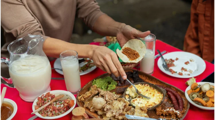 Ahli Gizi Bagikan Tips Aman dan Seimbang saat Puasa Ramadan