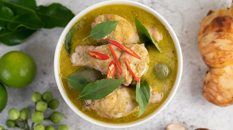 Sejarah Opor Ayam yang Identik dengan Lebaran