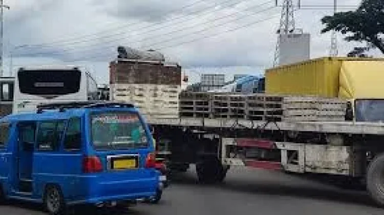Simpang Ciawi Tajur Bogor Macet, Imbas One Way Puncak
