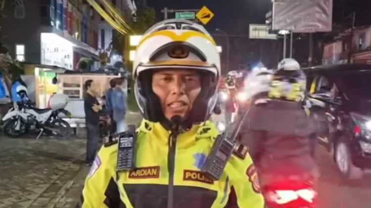 Polisi Berikan Tindakan Tegas Kepada Minibus Terobos One Way di Puncak Bogor