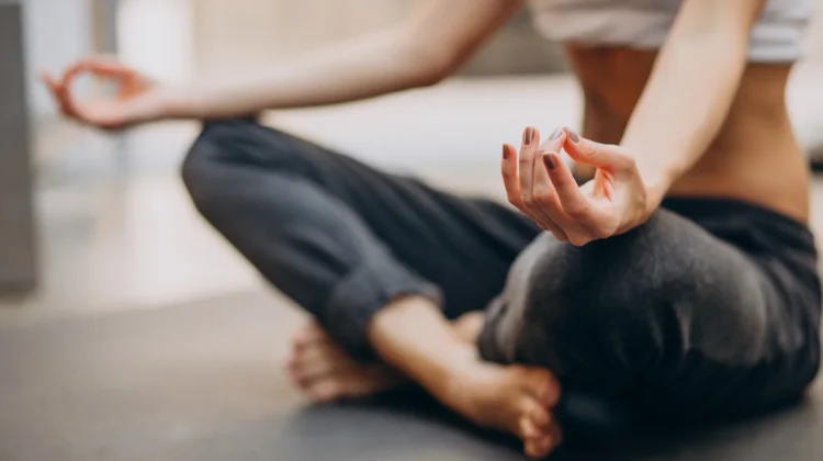 Gerakan Yoga Ini Bantu Tingkatkan Fokus dan Redakan Pikiran Jenuh