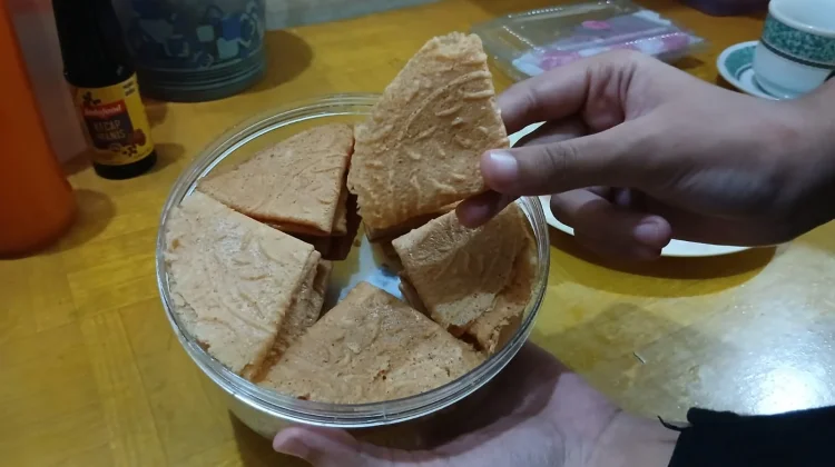 Kue semprong simbol warisan budaya yang layak dilestarikan