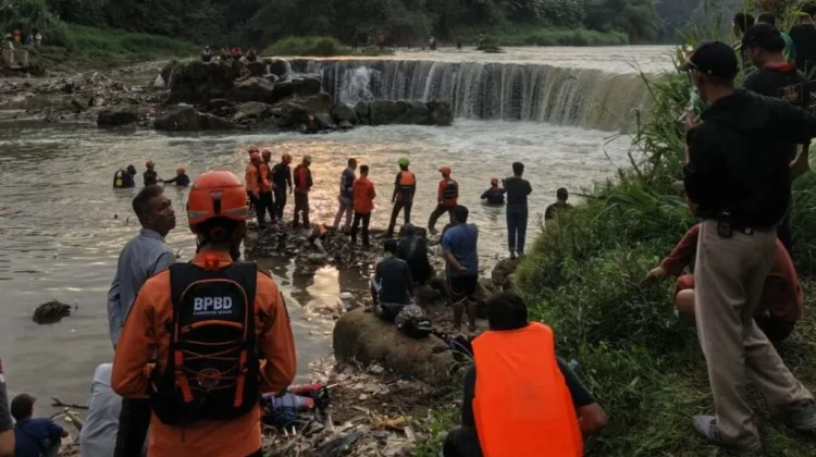 Dua Pemancing Hanyut di Sungai Cileungsi, Satu Korban Ditemukan Meninggal Dunia