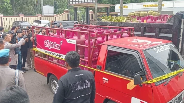 Polsek Cileungsi Ungkap Pasutri Pengoplos LPG Bersubsidi