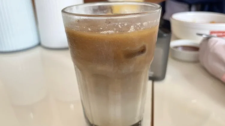 Nikmatnya Es Kopi Susu Gula Aren Ala Rumahan