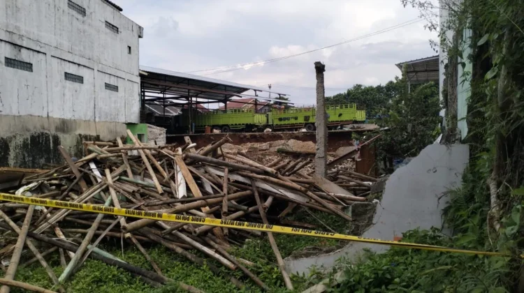 Balita Korban Rumah Roboh di Cimanggis Bojonggede Dirawat Intensif