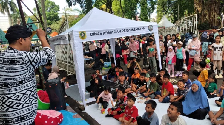 Perpustakaan Keliling Ramaikan CFD Tegar Beriman, Dorong Minat Baca Masyarakat