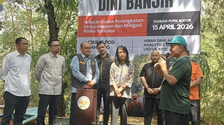 Wamen PU Resmikan Penggunaan Alat Deteksi Banjir dan Curah Hujan di Bojong Kulur