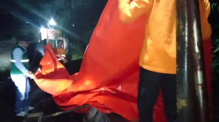 Tanah Longsor Terjadi di Cilubang Nagrak, Jalan Warga Terdampak