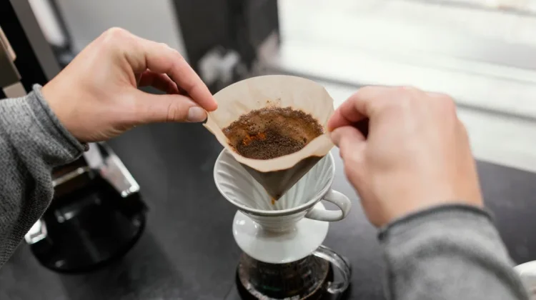 Nikmatnya Kopi Manual Brew, Cara Mudah Membuat V60 di Rumah