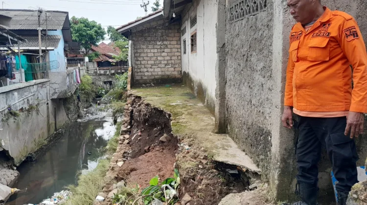 Musibah Longsor Terjadi di Pasir Kuda Bogor Barat