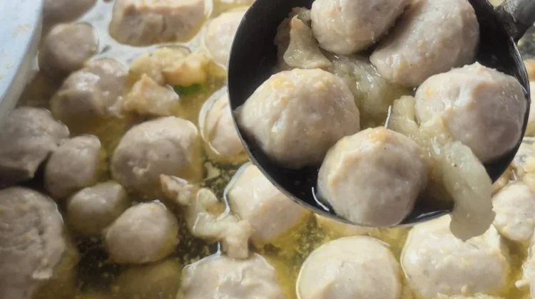 Bakso Tetap Favorit Dinikmati saat Hujan Maupun Panas