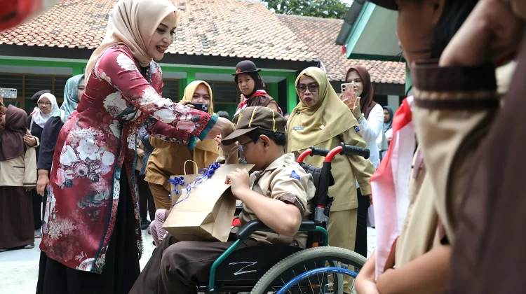 Hari Kartini, TP PKK Bogor Santuni Siswa SDN Perwira