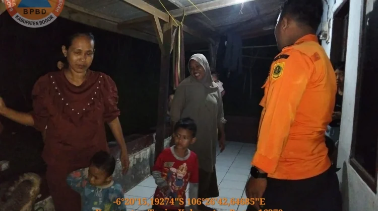 BPBD Kabupaten Bogor Tangani Banjir Luapan Kali Cinyompok Tenjo