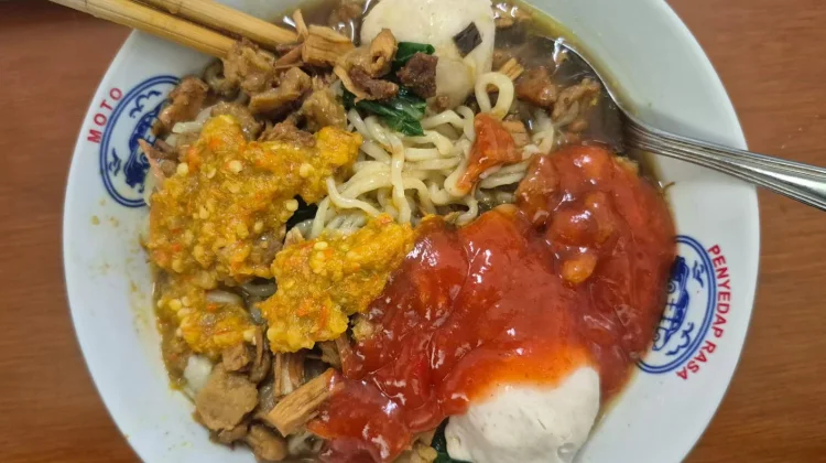 Mie Ayam, Pilihan Tepat Makan Siang Simpel saat Sibuk
