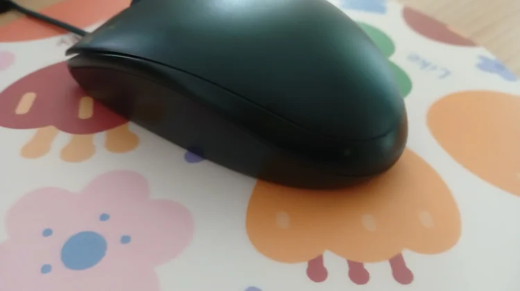 Mouse Ergonomis Berbasis AI Mulai Dominasi Pasar Perangkat Kerja