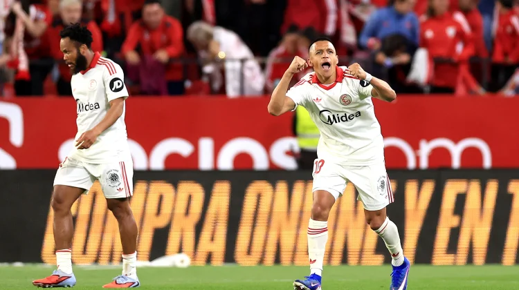 Gol Alexis Sánchez Selamatkan Sevilla dari Zona Defradasi