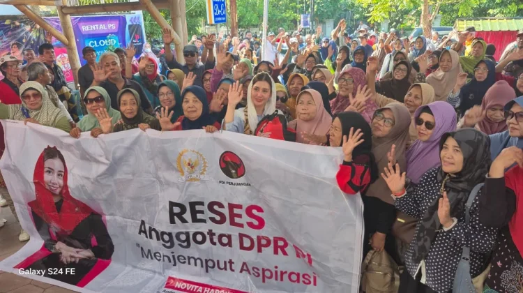 Anggota Komisi VII DPR RI Serap Aspirasi dan Bagikan Sembako saat Reses