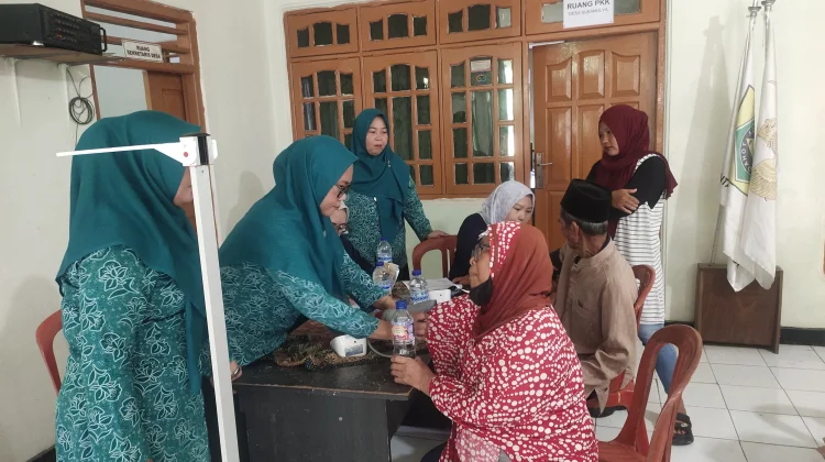 Puskesmas Cicangkal dan STPI Skrining Radiologi dan TBC
