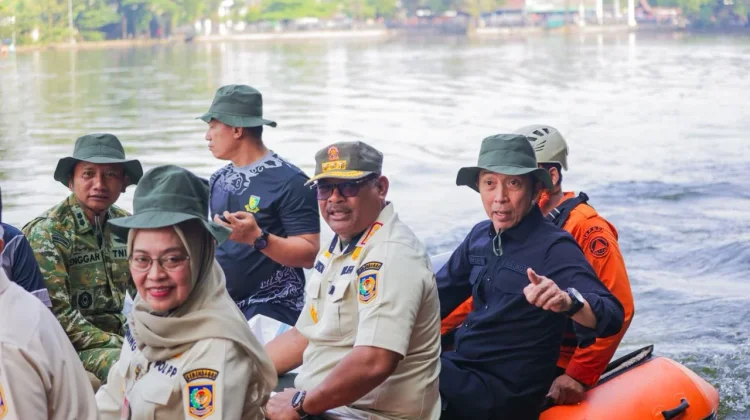 Sebanyak 700 Peserta Turun Bersih-Bersih di Situ Gede