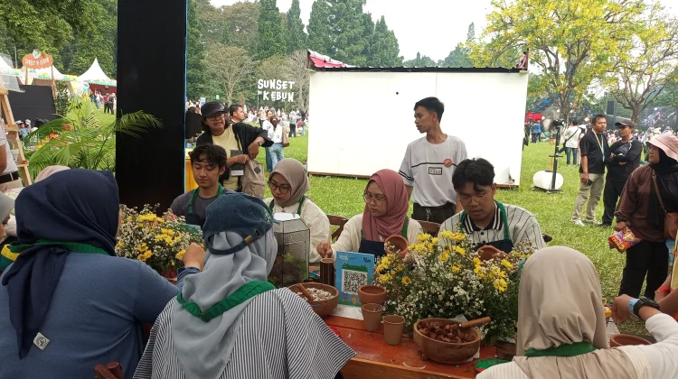 Sunset di Kebun Gaungkan Pesan Konservasi Alam