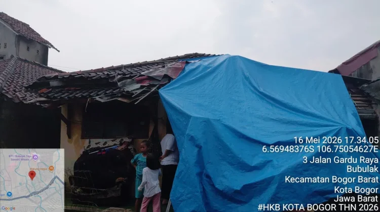Atap Rumah Milik Warga Bubulak Roboh Diterjang Hujan Deras