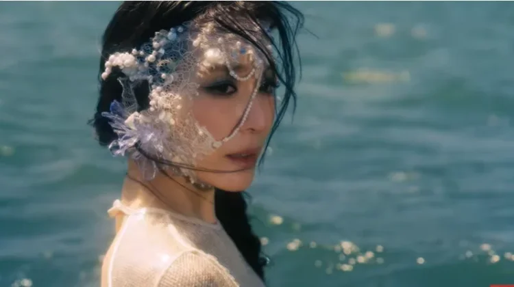 Tiffany Young Kembali Dengan Rilis Lagu “Summer’s Not Over”
