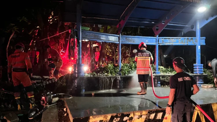 Banjir di Cimanggu Permai Sebabkan Tembok Pembatas Ambruk