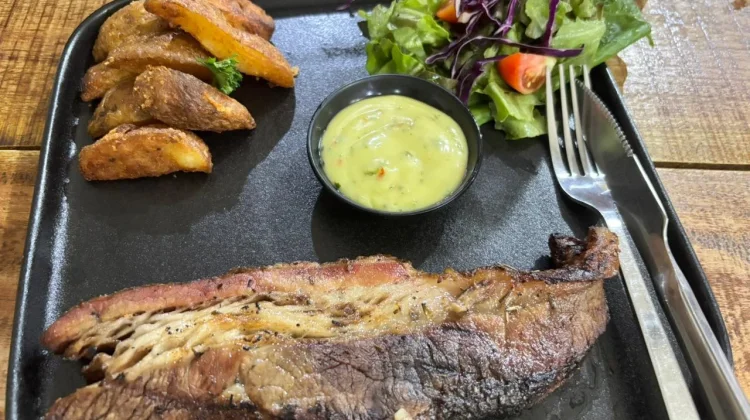 Makan Enak ala Western dengan Konsep Halal dan Hidroponik di Bogor