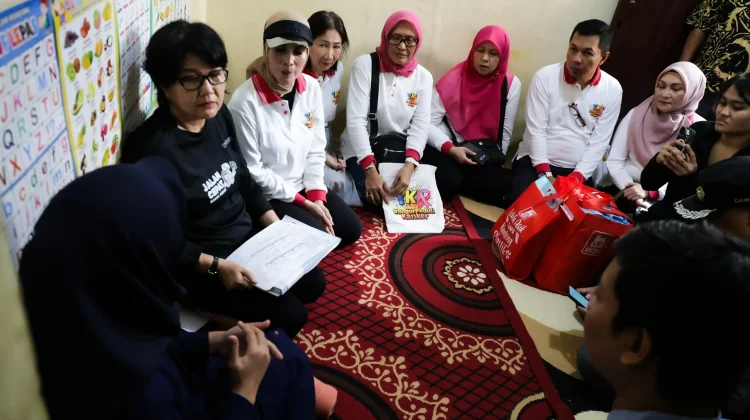 Ketua YKI Kota Bogor Yantie Rachim Buat Semangat Sembuh Dua Pasien Kanker