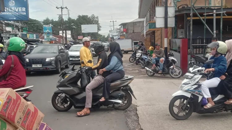 Polres Cianjur Siagakan Tim Urai Macet di Jalur Puncak