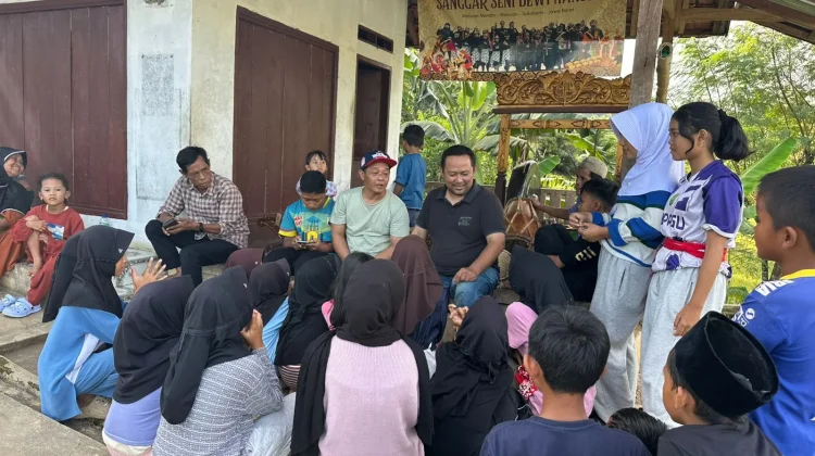 Wisatawan Mancanegara Kunjungi Desa Wisata Hanjeli Waluran Sukabumi