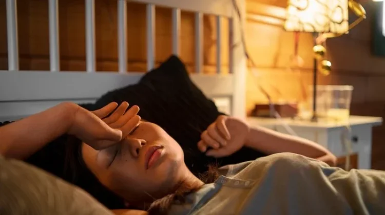 Sering Tidur Dengan Lampu Nyala? Ini Risikonya