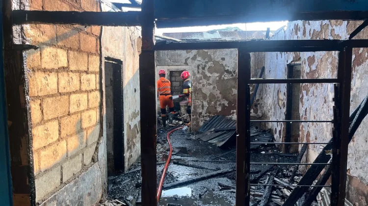 Si Jago Merah Mengamuk di Sempur, 4 Rumah Terdampak