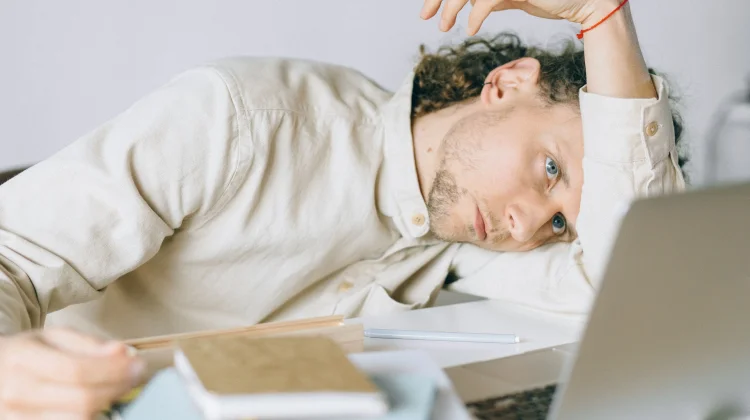 Mengenal Burnout, Fenomena Kelelahan yang Kerap Dialami Pekerja dan Mahasiswa