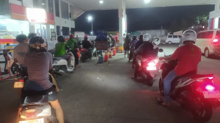 Pengamat Energi: Harga BBM Naik Komplain, saat Turun Diam